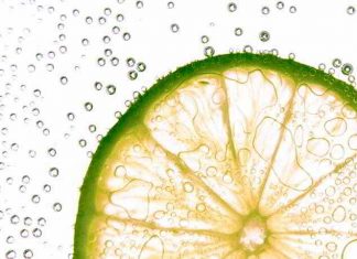 Abnehmen mit Zitronensaft - dieses Rezept hilft dabei