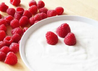 Joghurt schmeckt und ist gut für die Haut Joghurt schmeckt und ist gut für die Haut