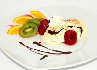 Veganes Eis aus Kokosmilch und Früchten Eis aus Kokosmilch und Früchten
