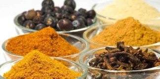 Diese Gewürze und Kräuter sollten beim veganen Kochen nicht fehlen