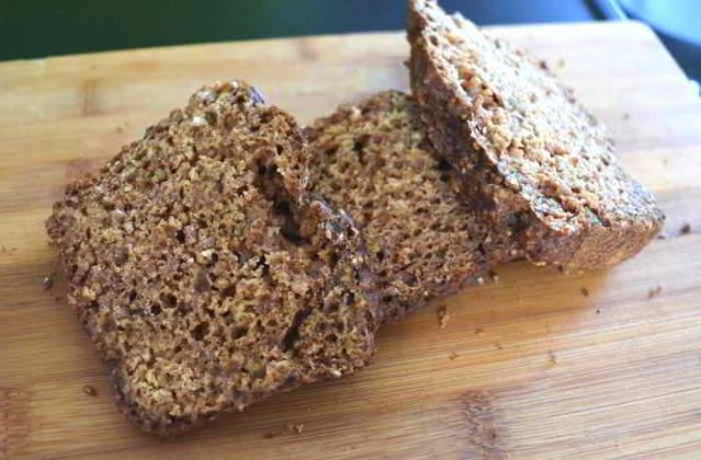 Dinkel-Buchweizen Vollkornbrot selber backen - Ganz einfach und schnell