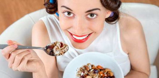 Granola, zuckerfrei und verführerisch knusprig