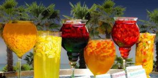 Erfrischende Sommerbowle – leicht, vitaminreich und alkoholfrei Erfrischende Sommerbowle - leicht, vitaminreich und alkoholfrei