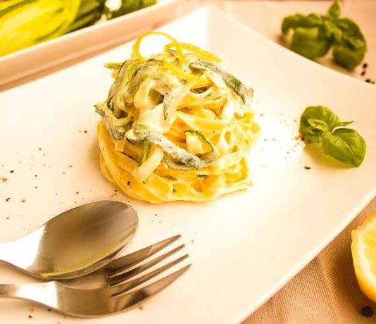 DIY Low Carb Pasta aus Kichererbsenmehl - vegan und vegetarisch