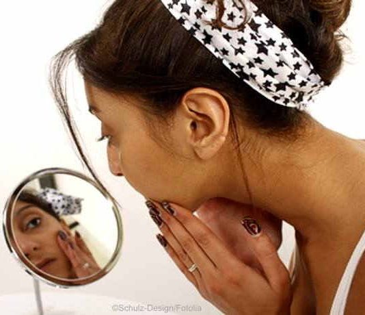 DIY Gesichtsöl mit Retinol – gegen Falten und Hautalterungen DIY Gesichtsöl mit Retinol - gegen Falten und Hautalterungen