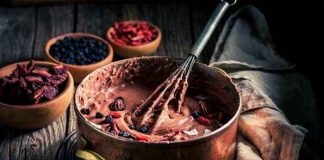 DIY Schokolade - vegan, mit Chili, Mandeln oder ...