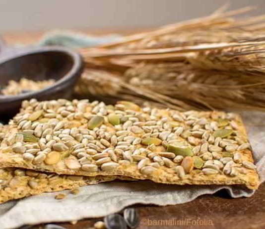 DIY Vollkorn Knäckebrot - glutenfrei, vegan und richtig lecker