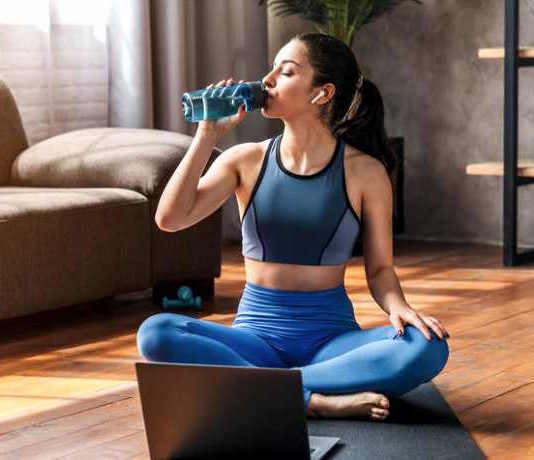 Tipps und Übungen: So halten Sie sich Zuhause fit!